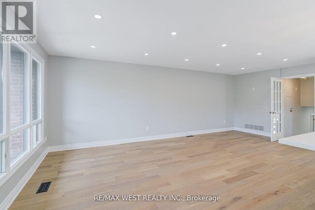 Photo du bâtiment - 101 Tall Grass Trail