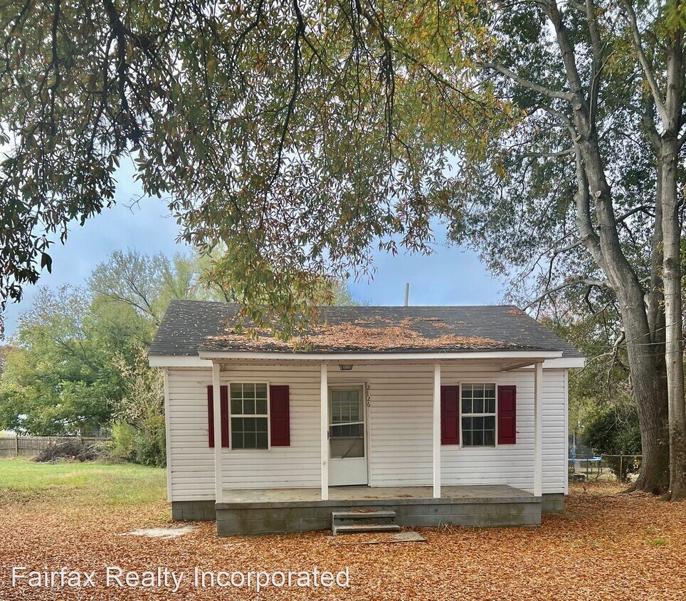 2 br, 1.5 bath House 2126 Durham St Ext House Rental in Burlington, NC