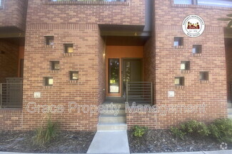 Building Photo - 2200 Tremont Pl