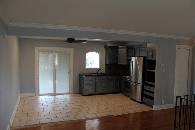 Building Photo - 145 Malibu Dr