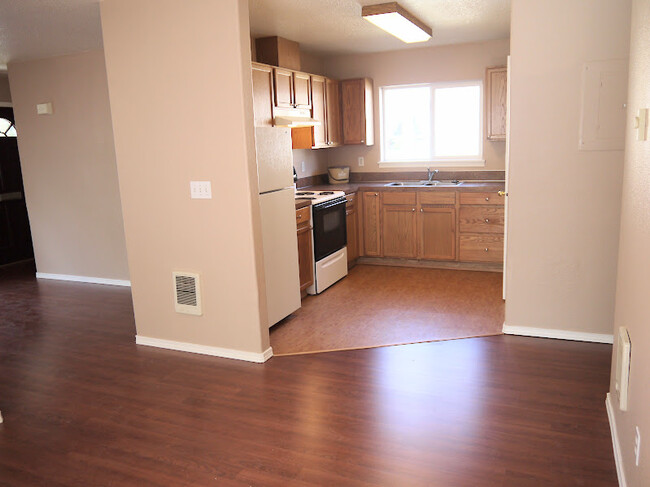 Kitchen - 3512 NE GRAND AVE