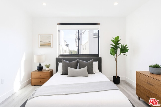 Foto del edificio - 11800 Courtleigh Dr