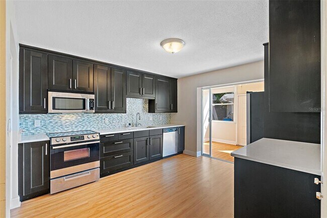 Foto del edificio - 503 Monterey Blvd NE