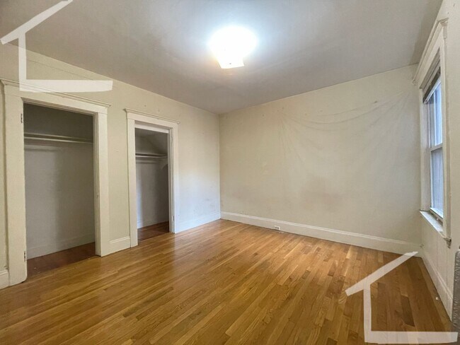 Foto del edificio - Four bed, two bathroom in Allstonq