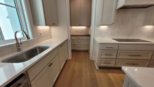Foto del edificio - New Construction- Luxury Townhome in The Settlement at Willow Grove