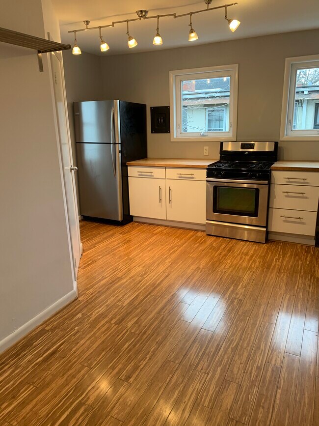 Kitchen - 740 Elmwood Ave