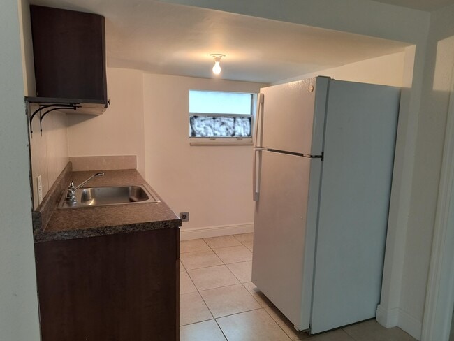 Building Photo - 1007 S E St