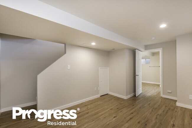 Building Photo - 5235 E 123rd Ave