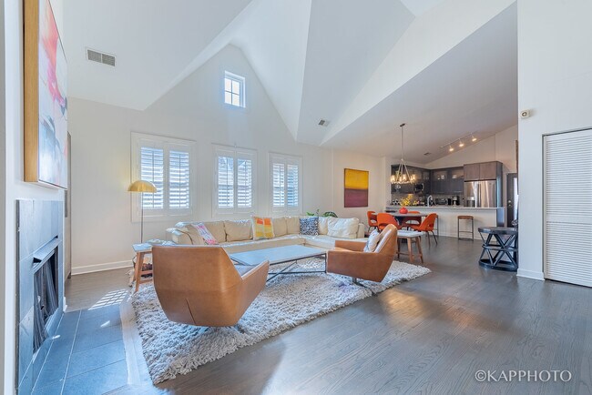 Foto del edificio - 1942 S Prairie Ave