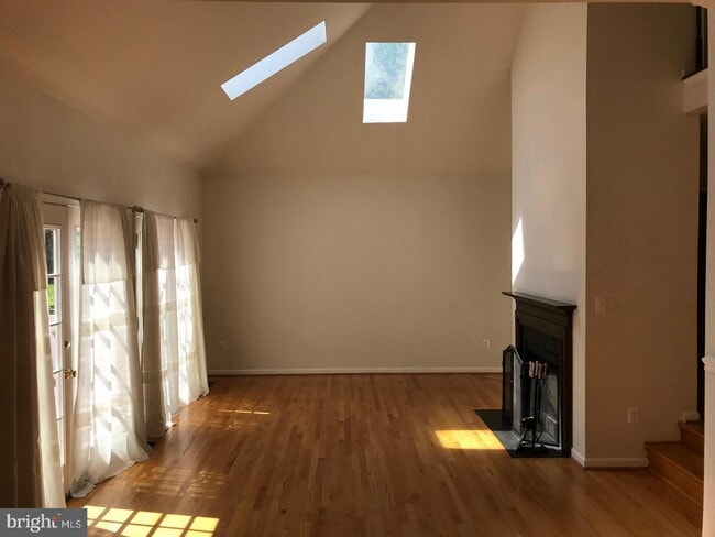 Building Photo - 6523 Gretna Green Way