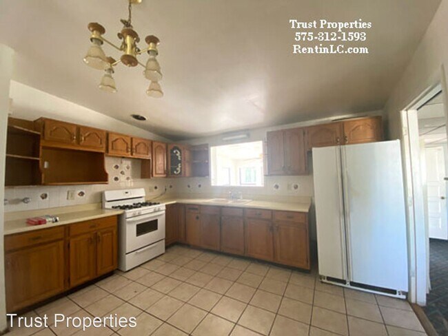 Building Photo - 3 br, 2 bath House - 1508 Stull
