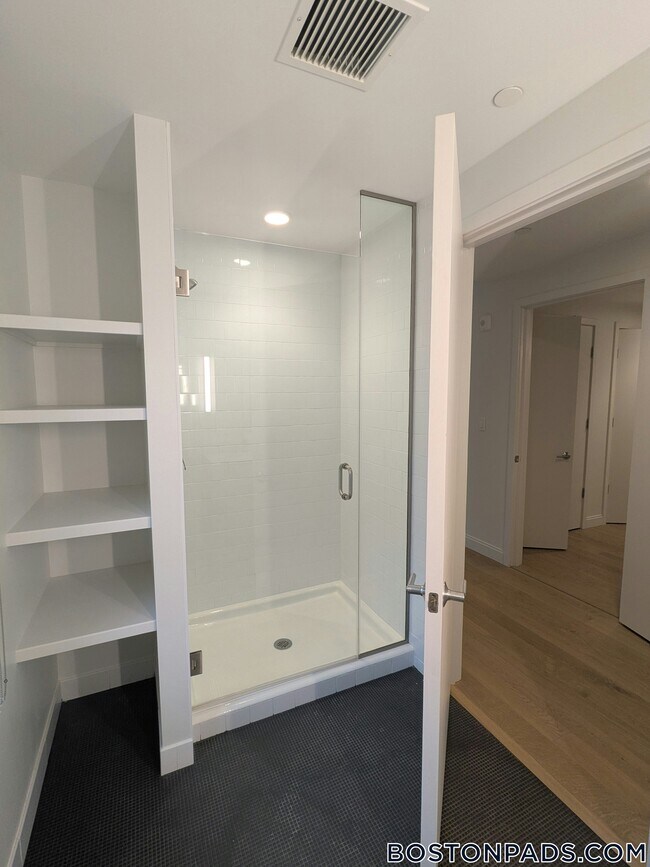 Foto del edificio - 55 Brighton Ave