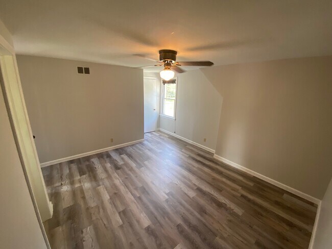 Foto del edificio - 83 N Main St