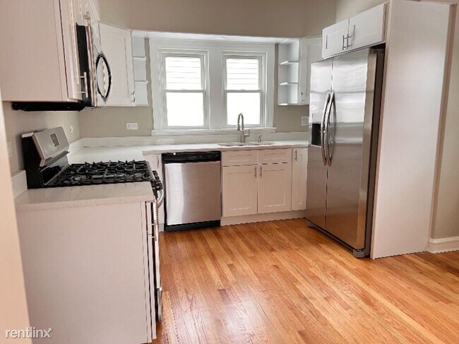 Building Photo - 2 br, 1.5 bath House - 216 S Michigan Ave