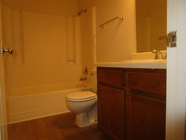 Building Photo - 645 Archdale Dr