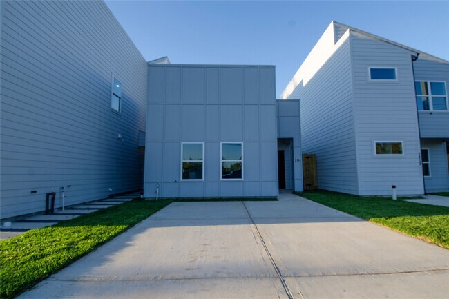 Foto del edificio - 2830 Mansfield St