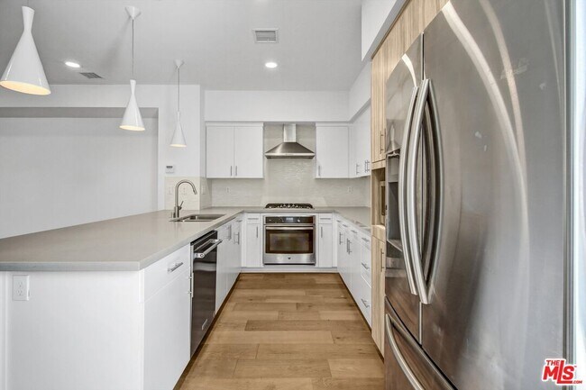 Foto del edificio - 1240 Gordon St