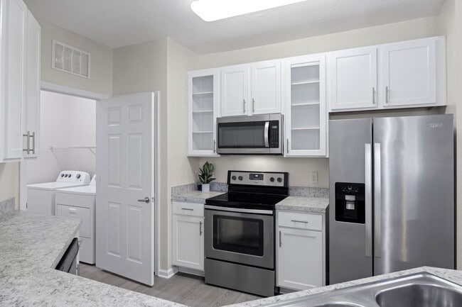 Building Photo - The Villages at Oakleaf