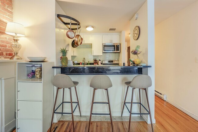 Foto del edificio - 704 Hudson St