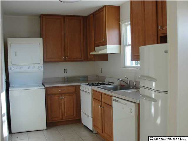 Building Photo - 47 E Bayview Ave