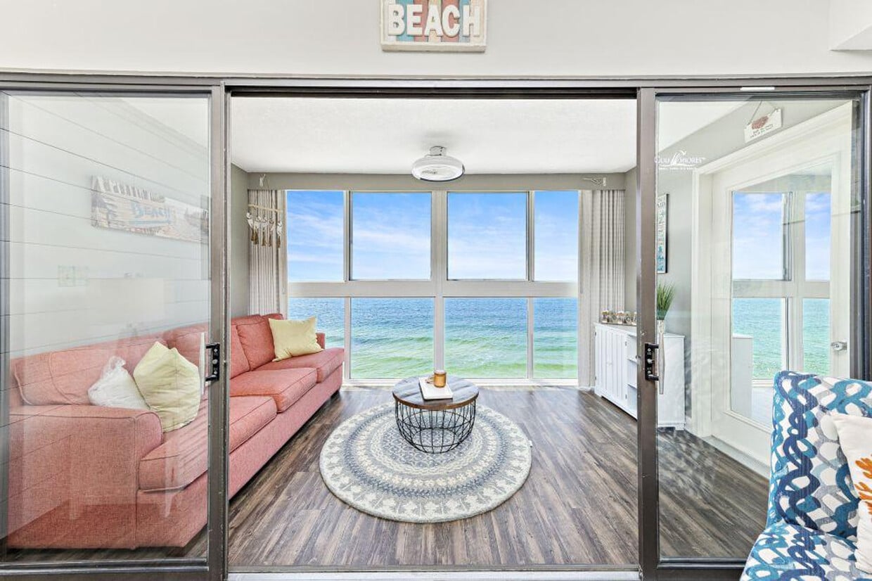 Foto principal - 1007 W Beach Blvd
