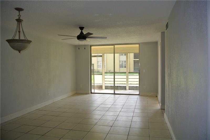 Building Photo - 3253 Foxcroft Rd