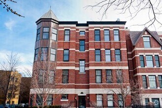 Building Photo - 1449 N Wicker Park Ave