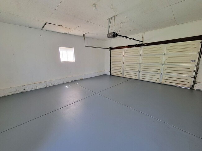 Building Photo - 3828 Angus 3BR/1.5BA (Moraine)