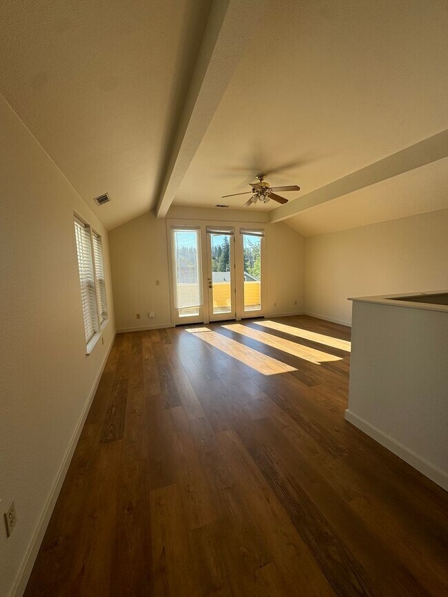 Foto del edificio - Downtown Grass Valley 2 Bed/1 Bath with Ta...