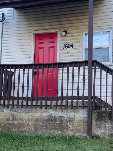 Primary Photo - 1694 S Washington Ave