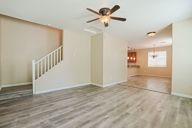 Foto del edificio - 4107 E Oakland St