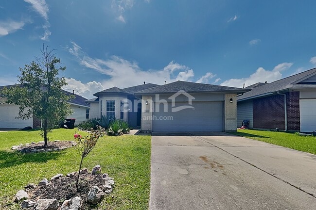 Building Photo - 7418 Jacobs Well Dr