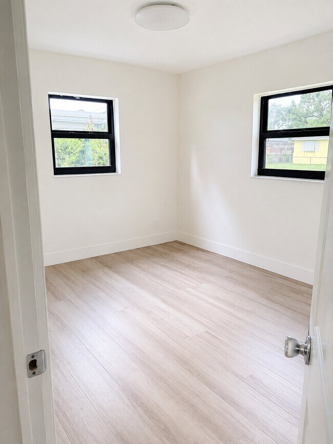 Foto del edificio - 4329 SW 49th Ct