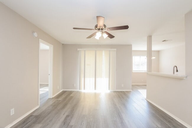 Foto del edificio - 304 Forsyth Ct