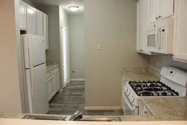 Building Photo - 3103 Falling Waters Ln