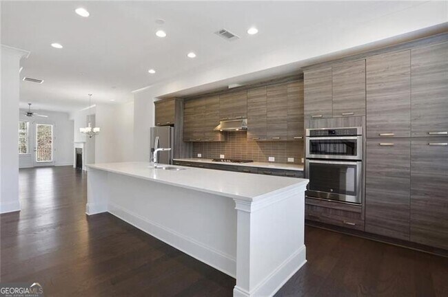 Building Photo - 6657 CADENCE