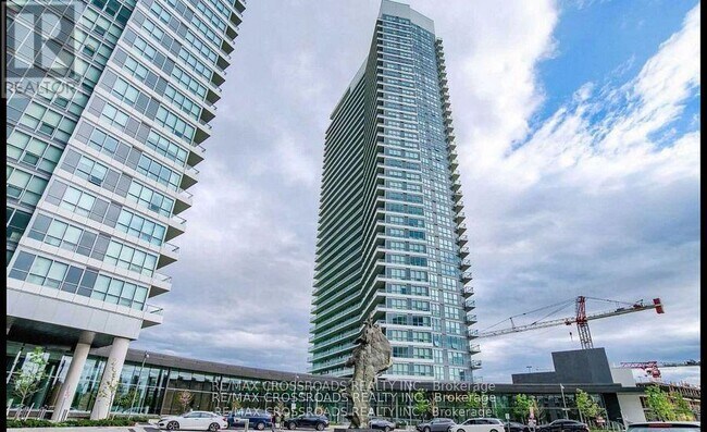 Building Photo - 115-1115 McMahon Dr