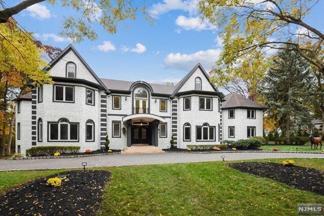 Building Photo - 6 Country Squire Rd