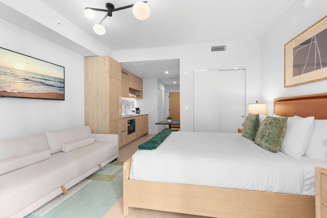 Building Photo - 11 NE 6th St