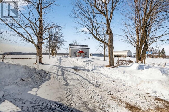 Building Photo - 3072 York's Corners Rd