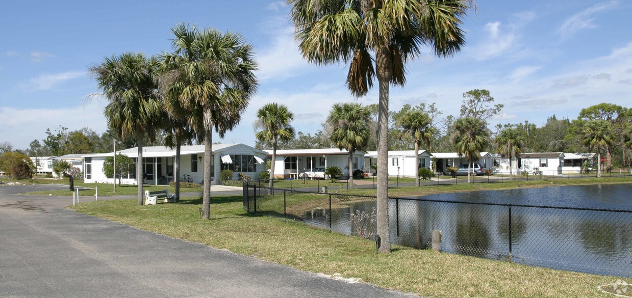 Bob's Landing Mobile Home Park Apartments in Babson Park, FL