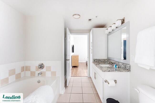 Foto del edificio - 2801 Biltmore Park Dr