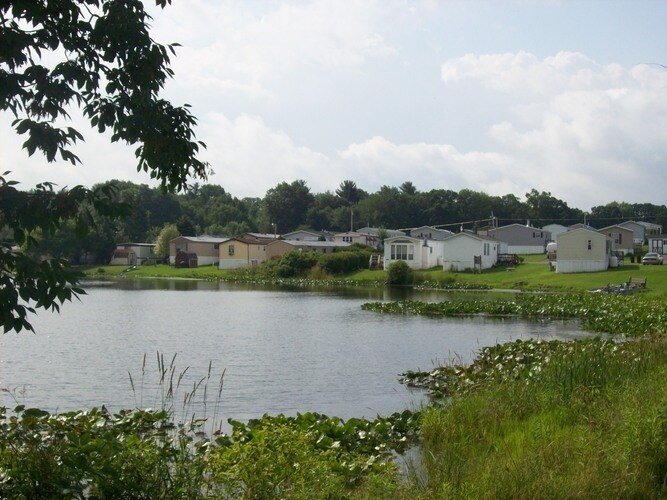 Foto del edificio - Oakwood Lake Village