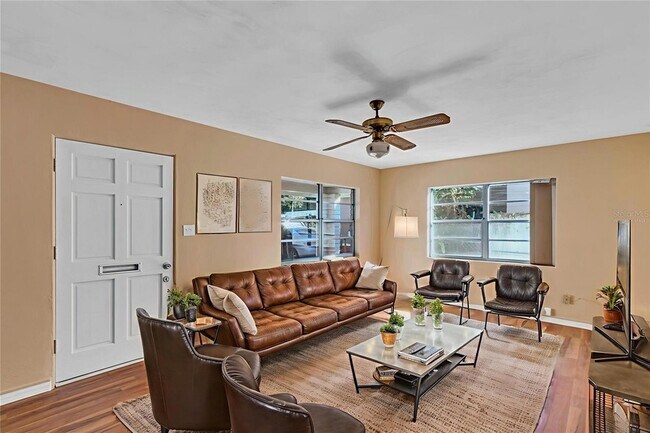 Foto del edificio - 324 N Lakeland Ave