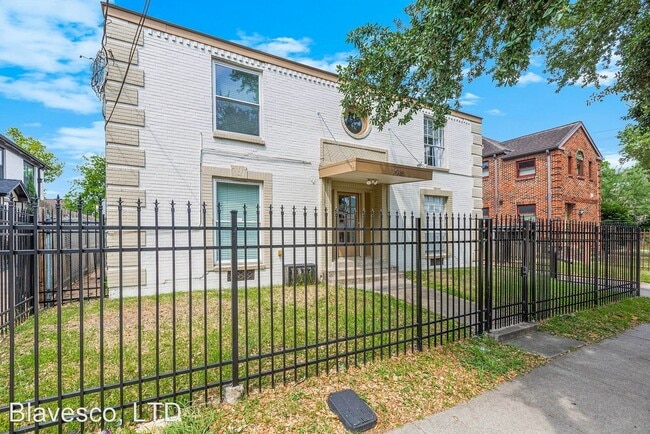 Building Photo - 1 br, 1 bath House - 1915 Binz Street #4