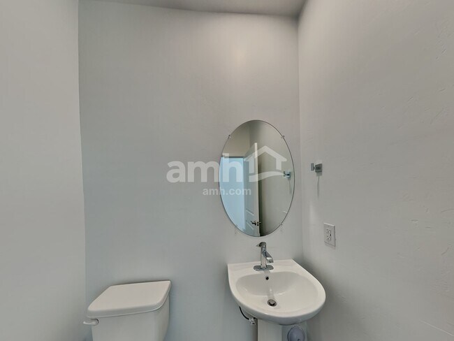 Foto del edificio - 6210 W Calle Lingo