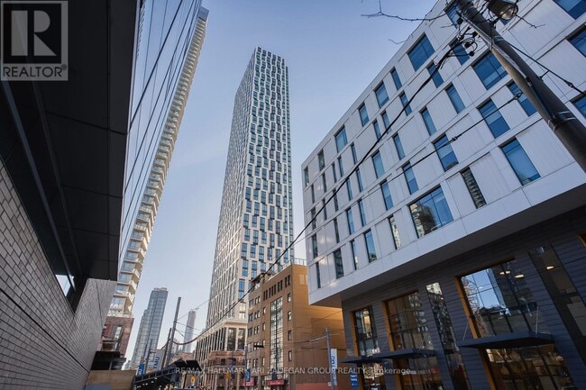 Photo du bâtiment - 252 Church St