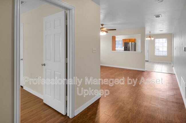 Building Photo - 5711 Arlington Park Dr