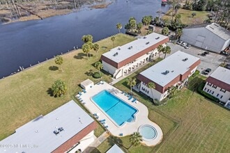 Building Photo - 1530 El Prado Rd