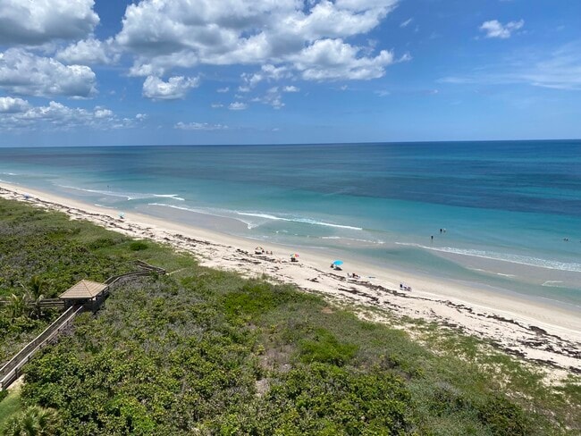Building Photo - 4160 N Hwy A1A